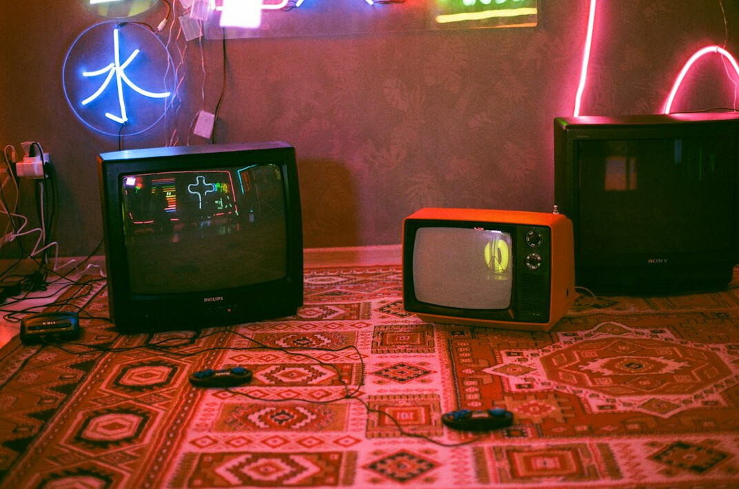 old tv set broadcast